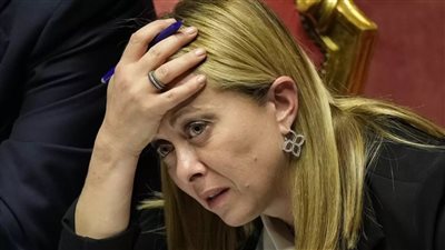 ساسة إيطاليا هم الضحية.. صور فاضحة لجورجيا ميلوني وشقيقتها على الإنترنت