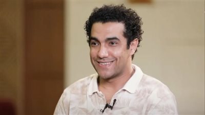 «متخليش تحديات الوسط الفني يغيرك».. ميدو عادل يكشف نصائح محمود الجندي له