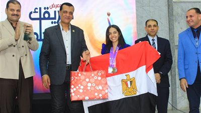 مدير تعليم سوهاج يفتتح معرض الإبداع والفن التشكيلي تحت شعار «طريقك للحلم»