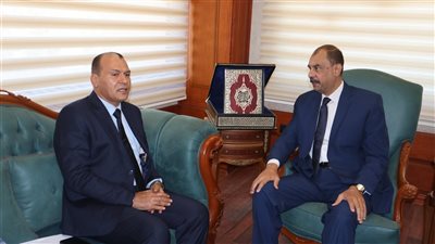 محافظ سوهاج يستقبل مساعد وزير التنمية المحلية للمشروعات القومية