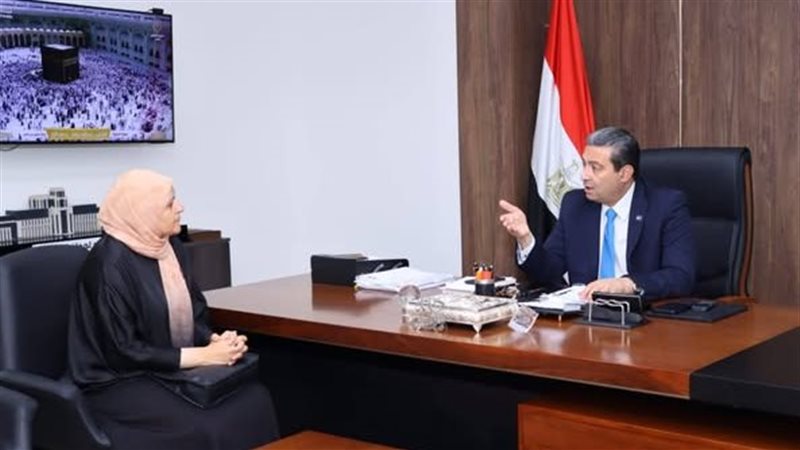 محافظ دمياط يناقش عدد من ملفات عمل إدارة التعاون الزراعى 
