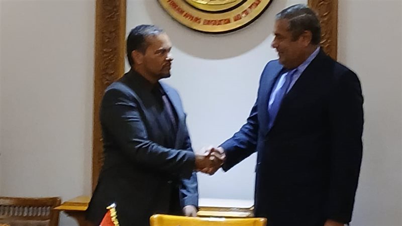نائب وزير الخارجية يلتقي نائب وزير العلاقات الدولية 