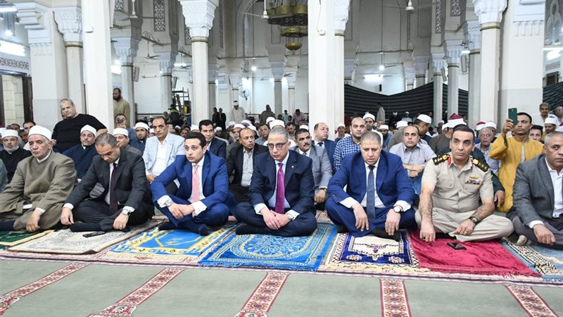 محافظ الفيوم اثناء الاحتفال بالمولد النبوى الشريف 
