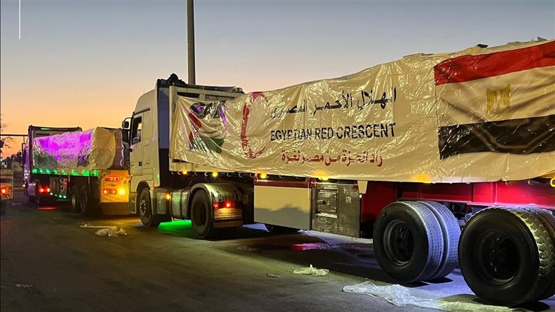 قوافل المساعدات المصرية من الهلال الأحمر 