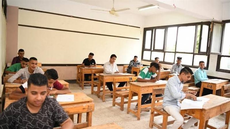 الدبلومات الفنيه 2025