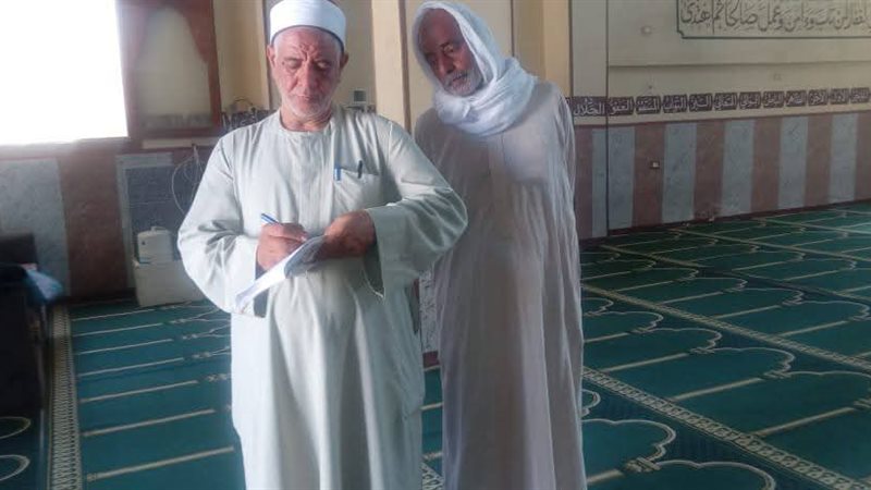 وكيل وزارة اوقاف الفيوم اثناء الجولة على المساجد