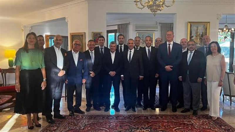 وزير الخارجية يلتقي رجال الأعمال في قبرص