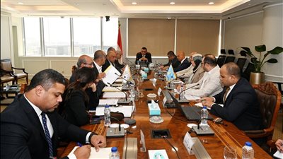 وزير الإسكان يتابع مع ممثلي «أوراسكوم» تنفيذ مجموعة من المشروعات
