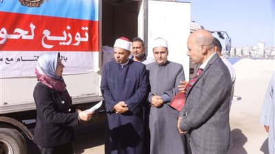 نائب محافظ دمياط تتسلم 2 طن لحوم من الأوقاف لتوزيعها على الأسر الأكثر احتياجا