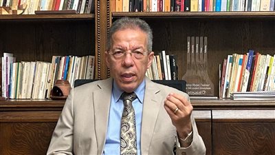 نقيب الأطباء يحذر من انتحال الصفة ونشر معلومات طبية مغلوطة على السوشيال ميديا