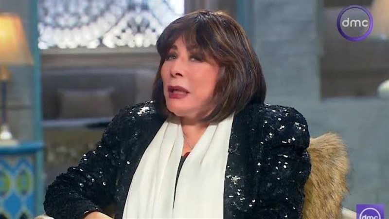 لبنى عبد العزيز 