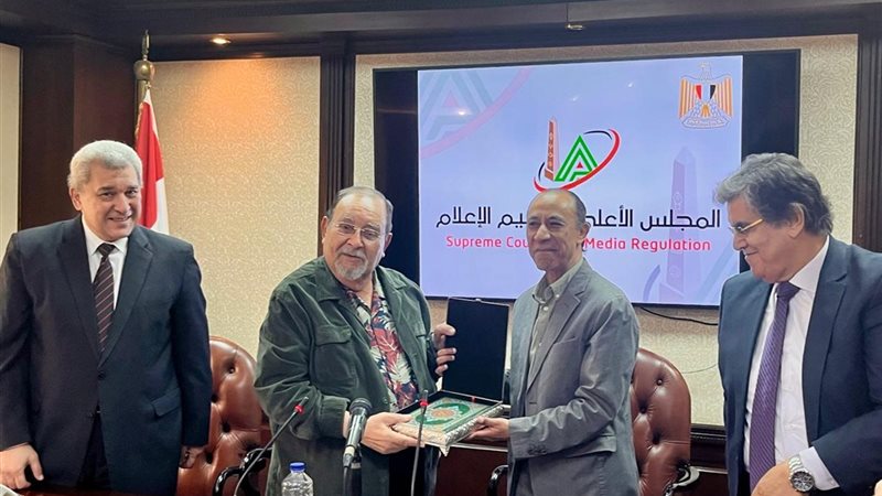 خلال التكريم
