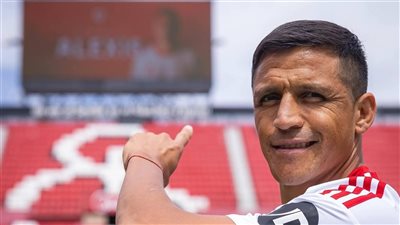 شاهد بالصور تقديم إشبيلية لاعبه الجديد أليكسيس سانشيز