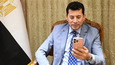 وزير الرياضة يُشيد بالفراعنة بعد التعادل مع بوركينا فاسو