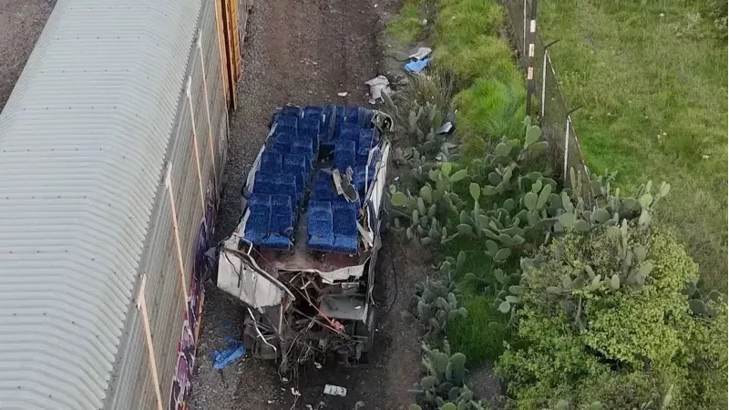  قطار يسحق حافلة ركاب بالمكسيك ويقتل 10 أشخاص