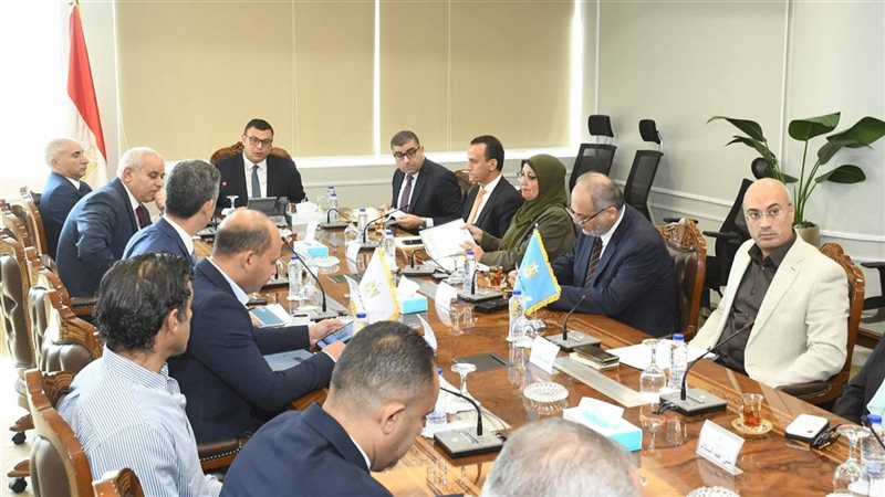 وزير الإسكان 