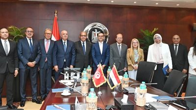 وزير الاستثمار يبحث مع رئيس الاتحاد التونسي للصناعة والتجارة سبل تعزيز التعاون 