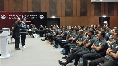 أوسكار رويز يجتمع بحكام الدوري الممتاز قبل انطلاق الجولة السادسة