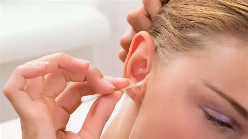 مخاطر استخدام أعواد القطن