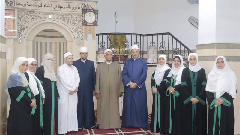 الواعظات اثناء اللقاء