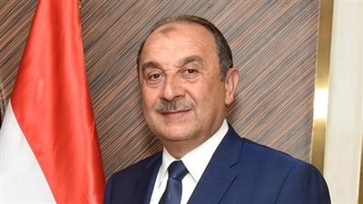 وزير قطاع الأعمال: المشروع القومى يستهدف استعادة الريادة العالمية فى صناعة الغزل 