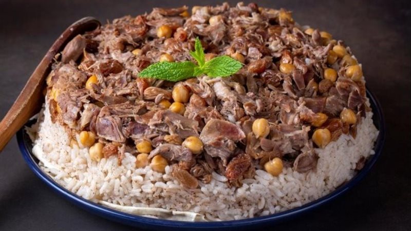 مقلوبة باللحم المفروم 