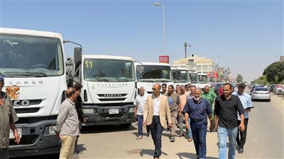 استعدادًا لموسم الشتاء.. رئيس جهاز القاهرة الجديدة يُجرى اصطفافًا لمعدات شركات الصيانة