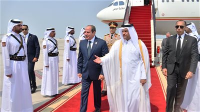 الرئيس السيسي يصل مطار حمد الدولي بالدوحة للمشاركة في القمة العربية الإسلامية