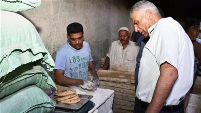 محافظ أسوان يشدد على ضرورة التزام المخابز بإنتاج رغيف خبز مطابق للمواصفات