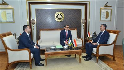 وزير التموين يبحث مع سفير أوزبكستان تعزيز التعاون في مجال التجارة الداخلية