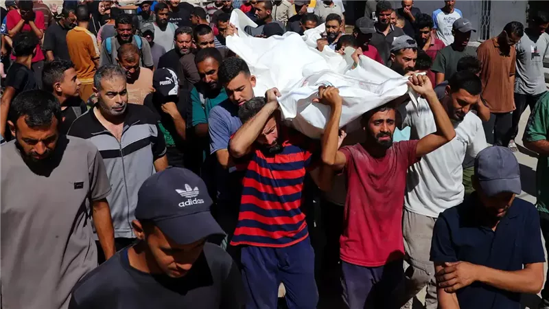 تشييع أحد ضحايا القصف الإسرائيلي على غزة