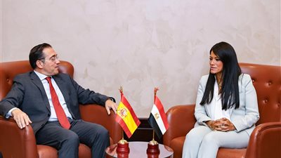 وزيرة التخطيط: 95% من محطات طاقة الرياح في مصر نفذتها شركات إسبانية