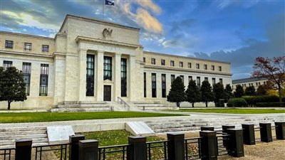 لأول مرة في 2025.. الفيدرالي الأمريكي يخفض الفائدة وخبير يكشف ما وراء القرار