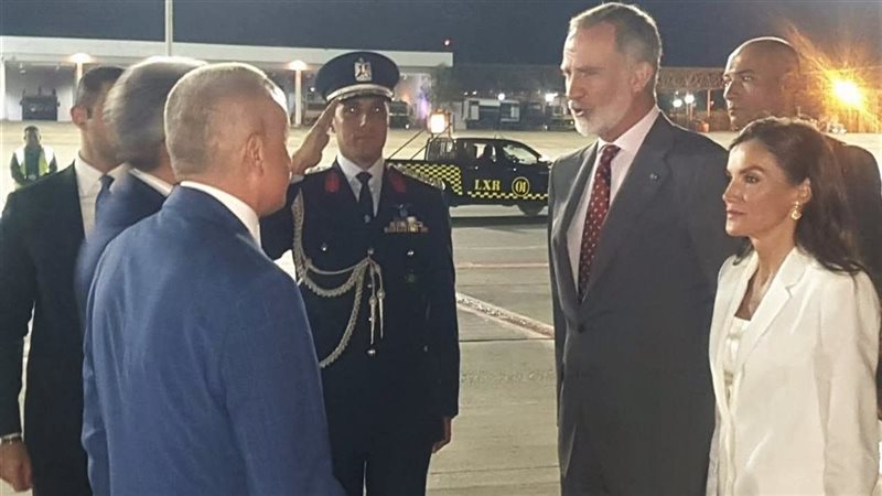 ملك إسبانيا والملكة ليتيزيا في الأقصر 