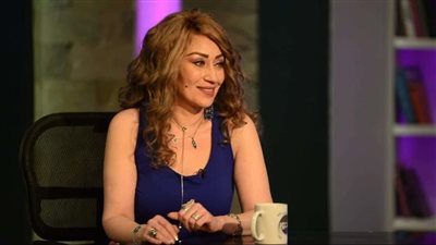 إيناس مكي: شقيقي أحمد عوضني عن غياب الرجل.. ولم أفشل في زواجي