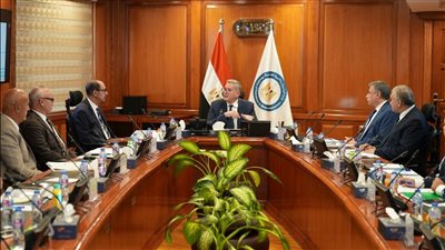 جهاز تنظيم سوق الغاز يناقش موضوعات استراتيجية لدعم التنافسية والصناعة 