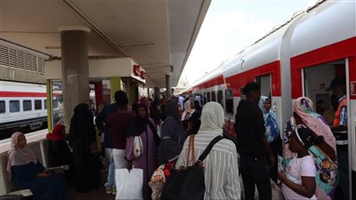 سكك حديد مصر تُطلق الرحلة 19 لعودة الأشقاء السودانيين إلى وطنهم طوعًا