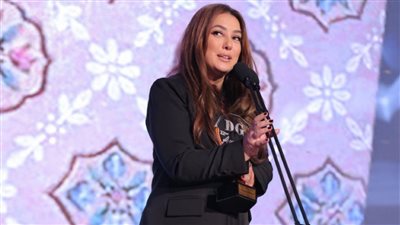 كندة علوش تحتفل بجائزة التميز من دير جيست عن مسلسل 