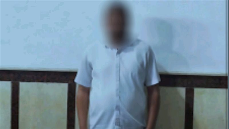 المتهم عقب ضبطه 