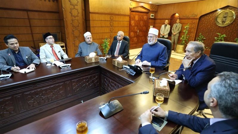 الأزهر يستقبل وفد متدربي القضاة الشرعيين الماليزي