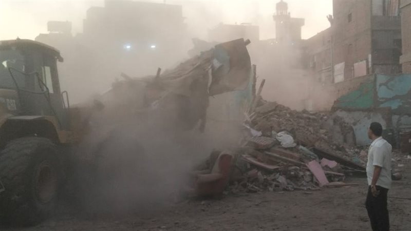 ازالة عقار آيل للسقوط بالشرابية 