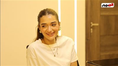 تجربة استثنائية بدور مزدوج.. ملك زاهر: استعنت بدكتورة نفسية ومدرب في «أزمة ثقة»