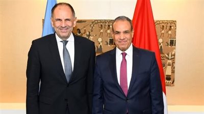 وزير الخارجية يبحث مع نظيره اليوناني الشراكة الاستراتيجية والربط الكهربائي