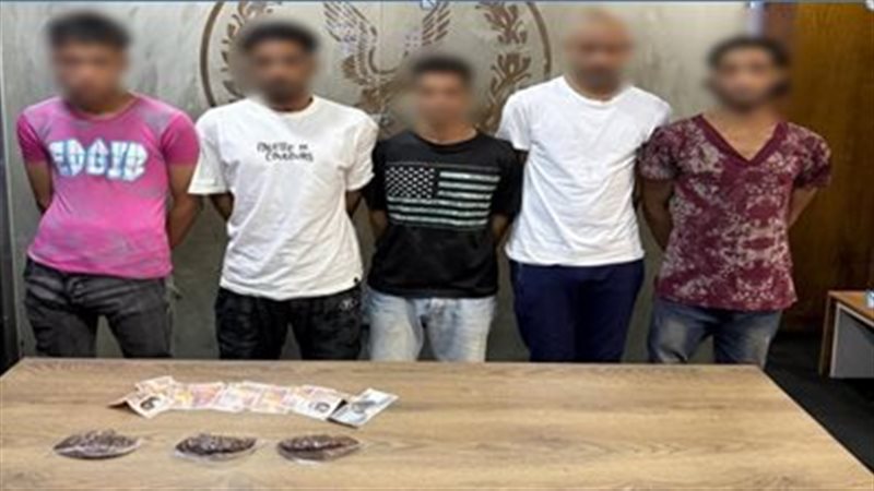 المتهمين عقب القبض عليهم