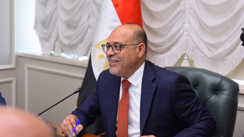 وزير العمل 