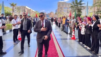 ممر شرفي ووقفة تقدير لعميد طب طنطا أحمد غنيم على جهوده