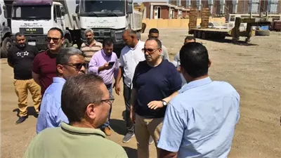 محافظ أسيوط يتفقد أعمال الرصف بقرية إسكندرية التحرير