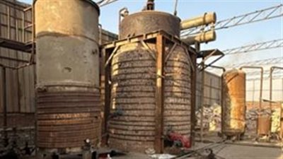 أسرار مصنع الغش بالجيزة.. اعترافات خطيرة بعد ضبط 500 طن زيوت فاسدة