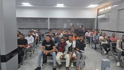وزير العمل: اختبارات جديدة للمرشحين للعمل في مصنع كرتون بالأردن