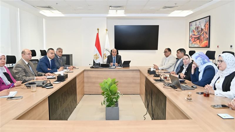خلال الاجتماع